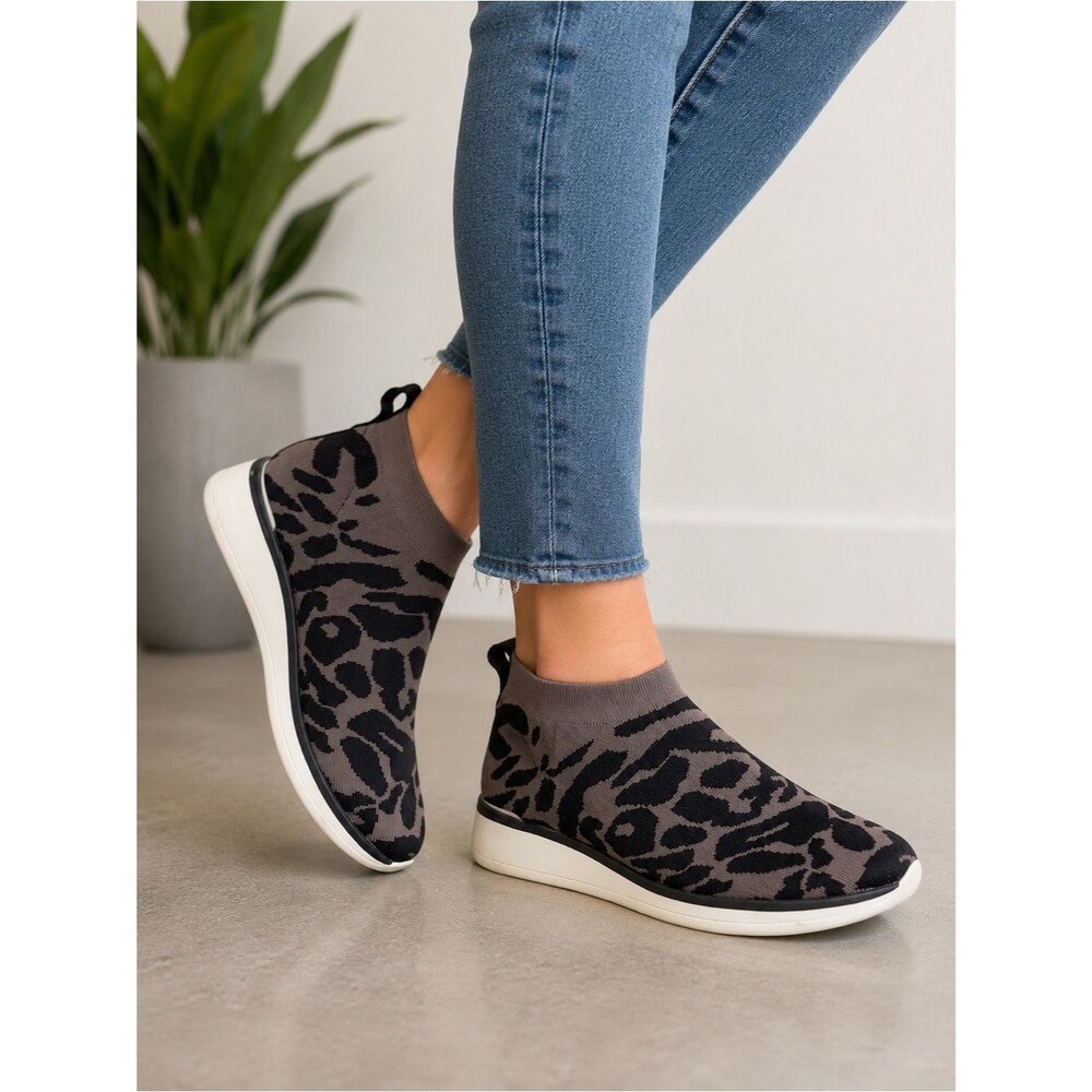 Louise et Cie Breyson Women 8.5 Gray Black Leopard Knit Sock Sneakers